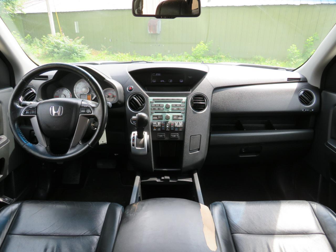 Honda Pilot EX-L 4WD 5-Spd AT with DVD 2011