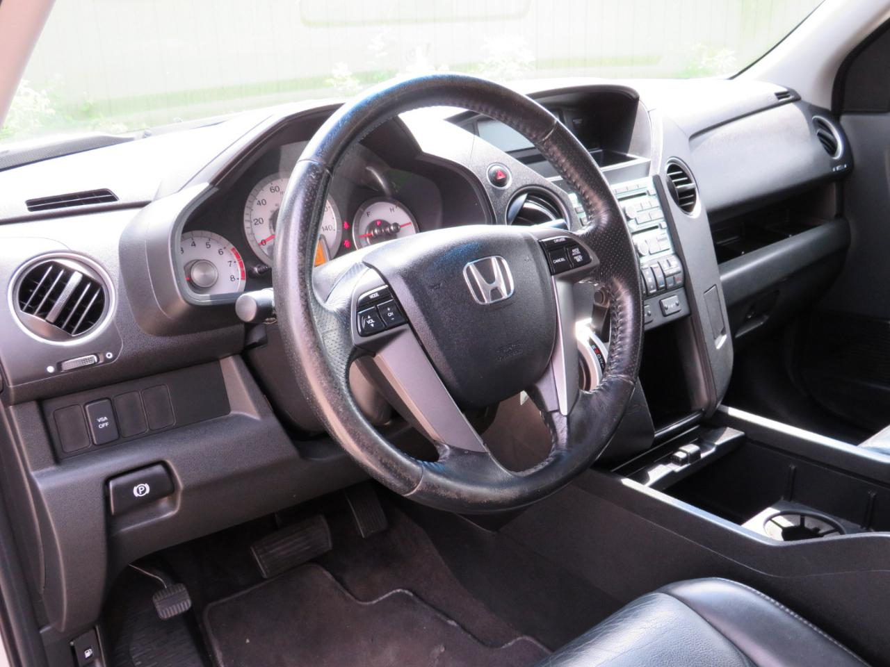 Honda Pilot EX-L 4WD 5-Spd AT with DVD 2011