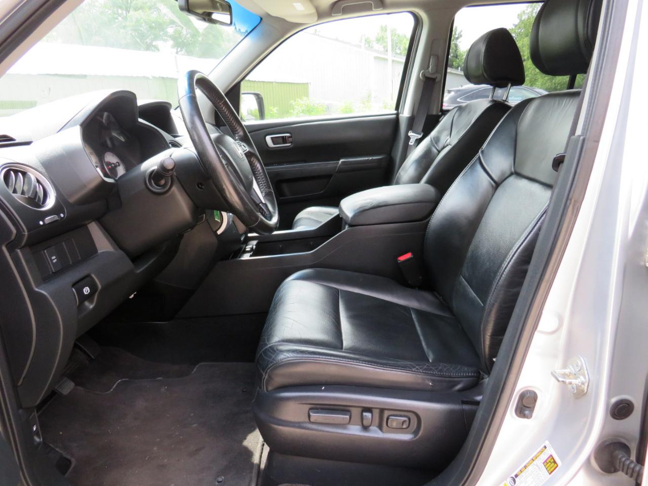 Honda Pilot EX-L 4WD 5-Spd AT with DVD 2011