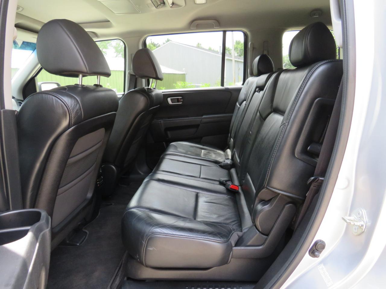 Honda Pilot EX-L 4WD 5-Spd AT with DVD 2011