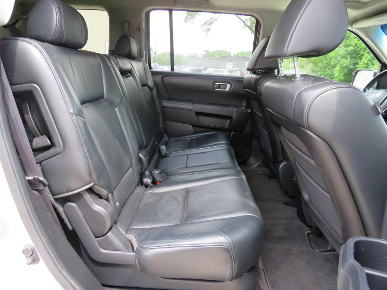 Honda Pilot EX-L 4WD 5-Spd AT with DVD 2011