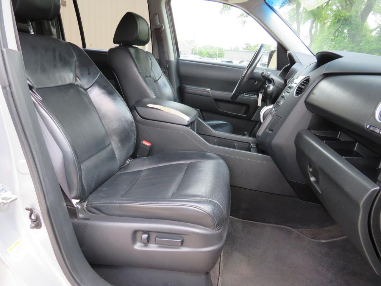 Honda Pilot EX-L 4WD 5-Spd AT with DVD 2011