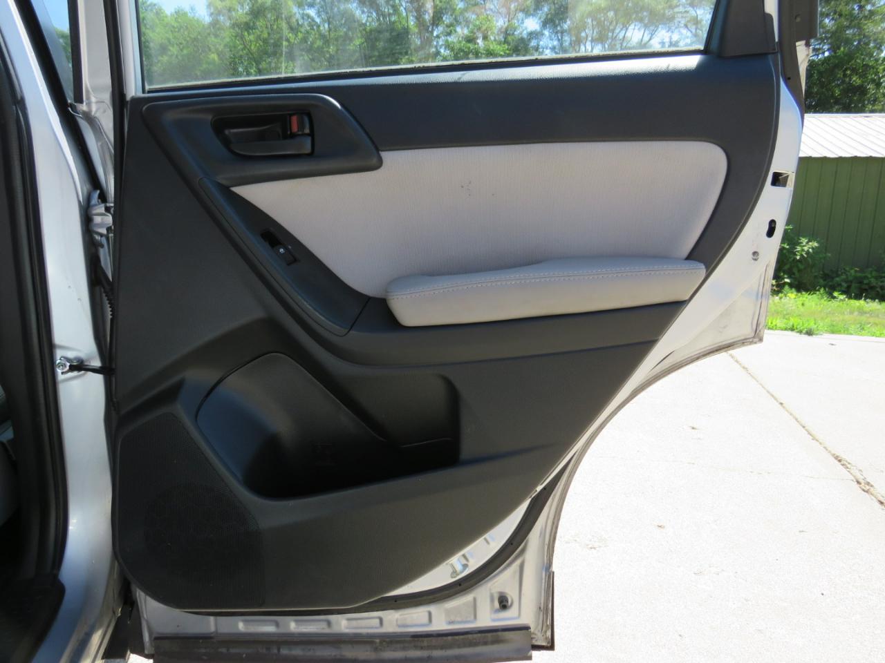 Subaru Forester 2.5i Premium PZEV CVT 2016