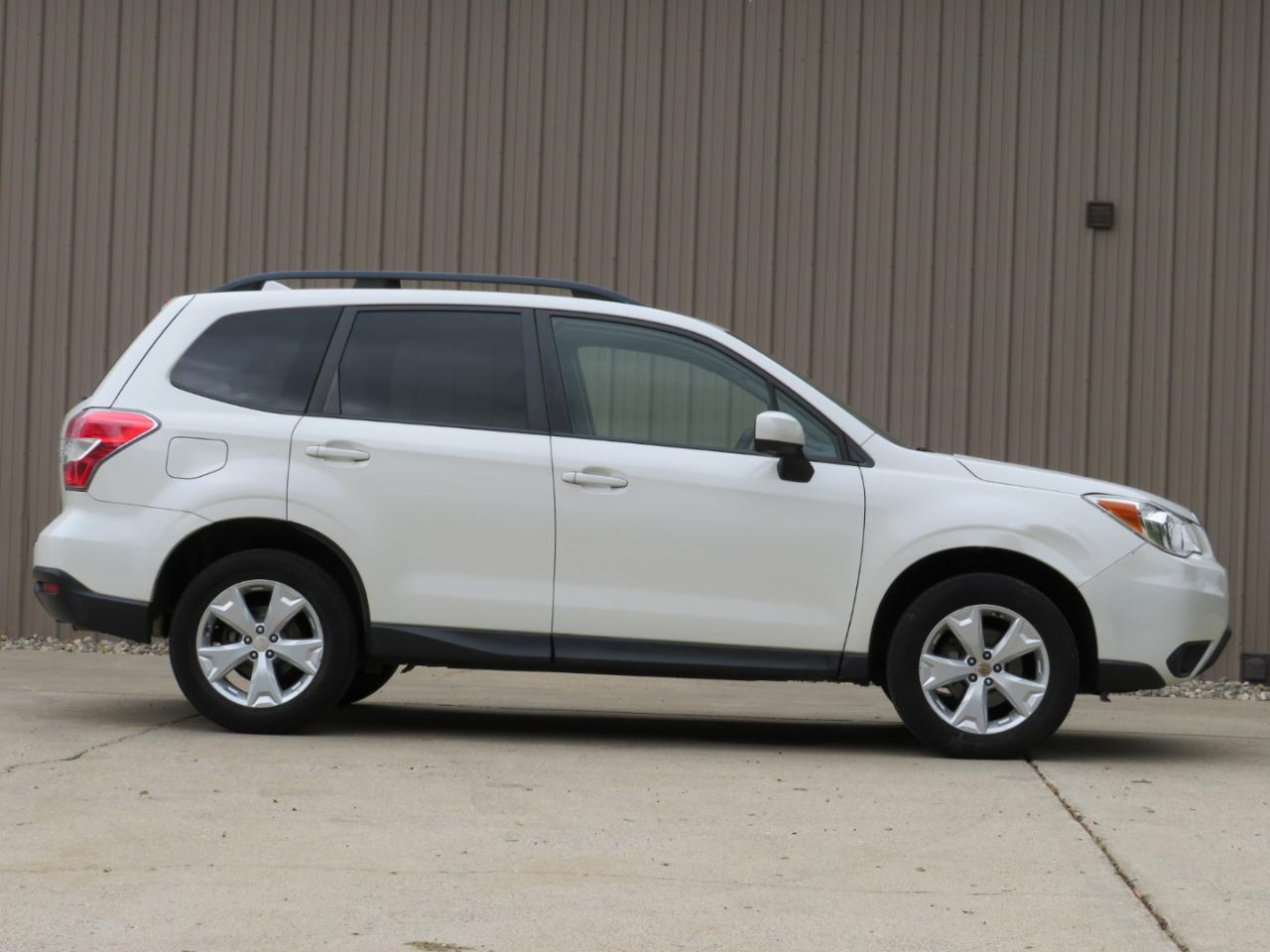Subaru Forester 2.5i Premium PZEV CVT 2016