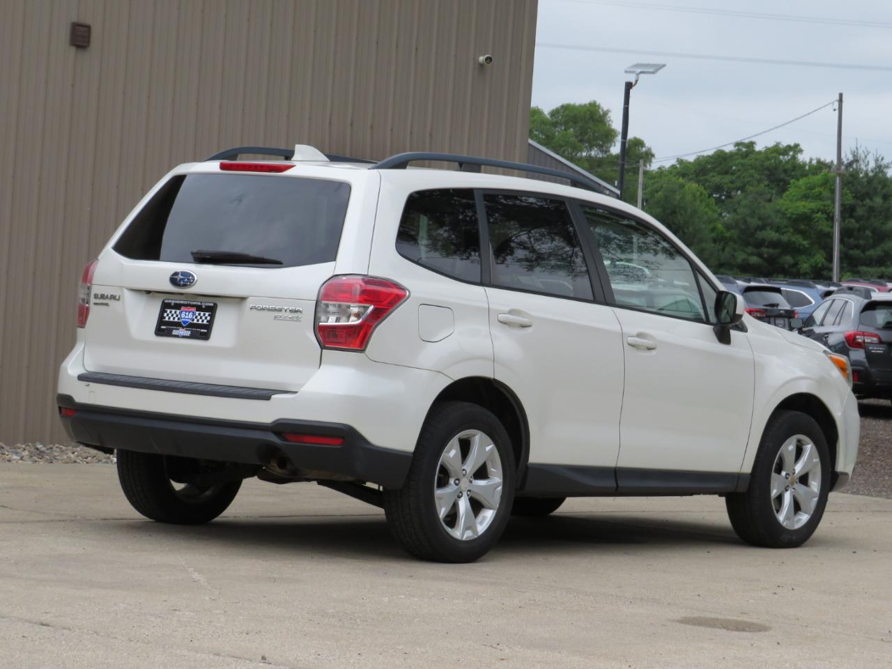 Subaru Forester 2.5i Premium PZEV CVT 2016