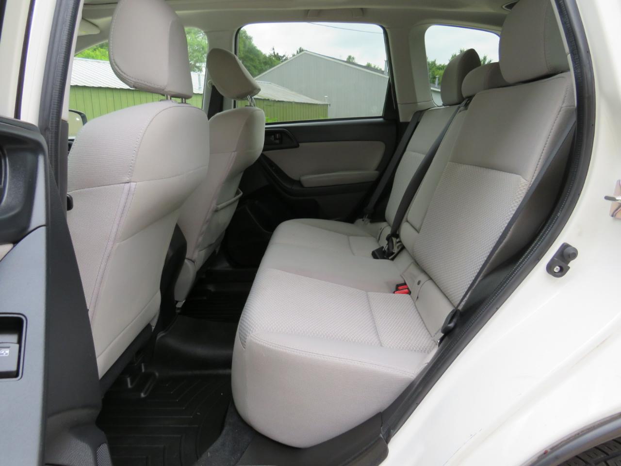 Subaru Forester 2.5i Premium PZEV CVT 2016