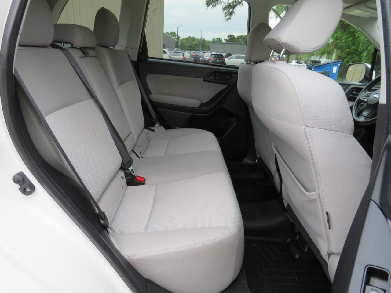 Subaru Forester 2.5i Premium PZEV CVT 2016