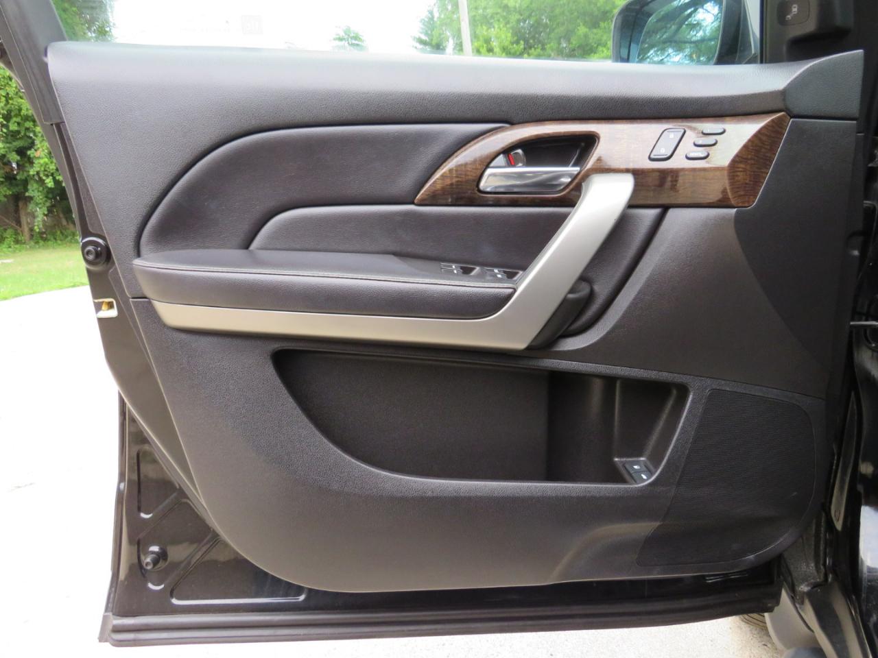 Acura MDX 6-Spd AT w/Advance Package 2011