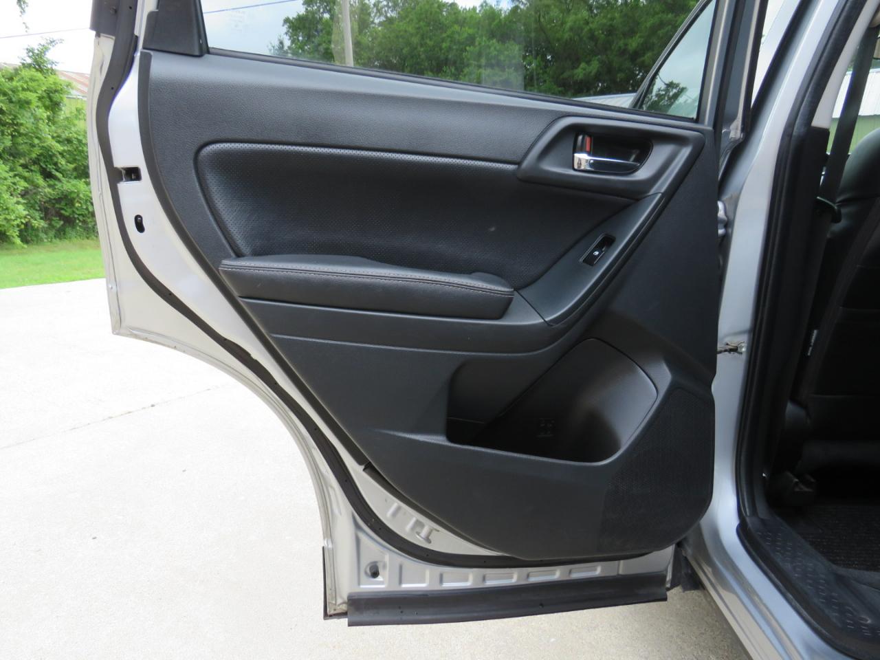 Subaru Forester 2.5i Limited 2014