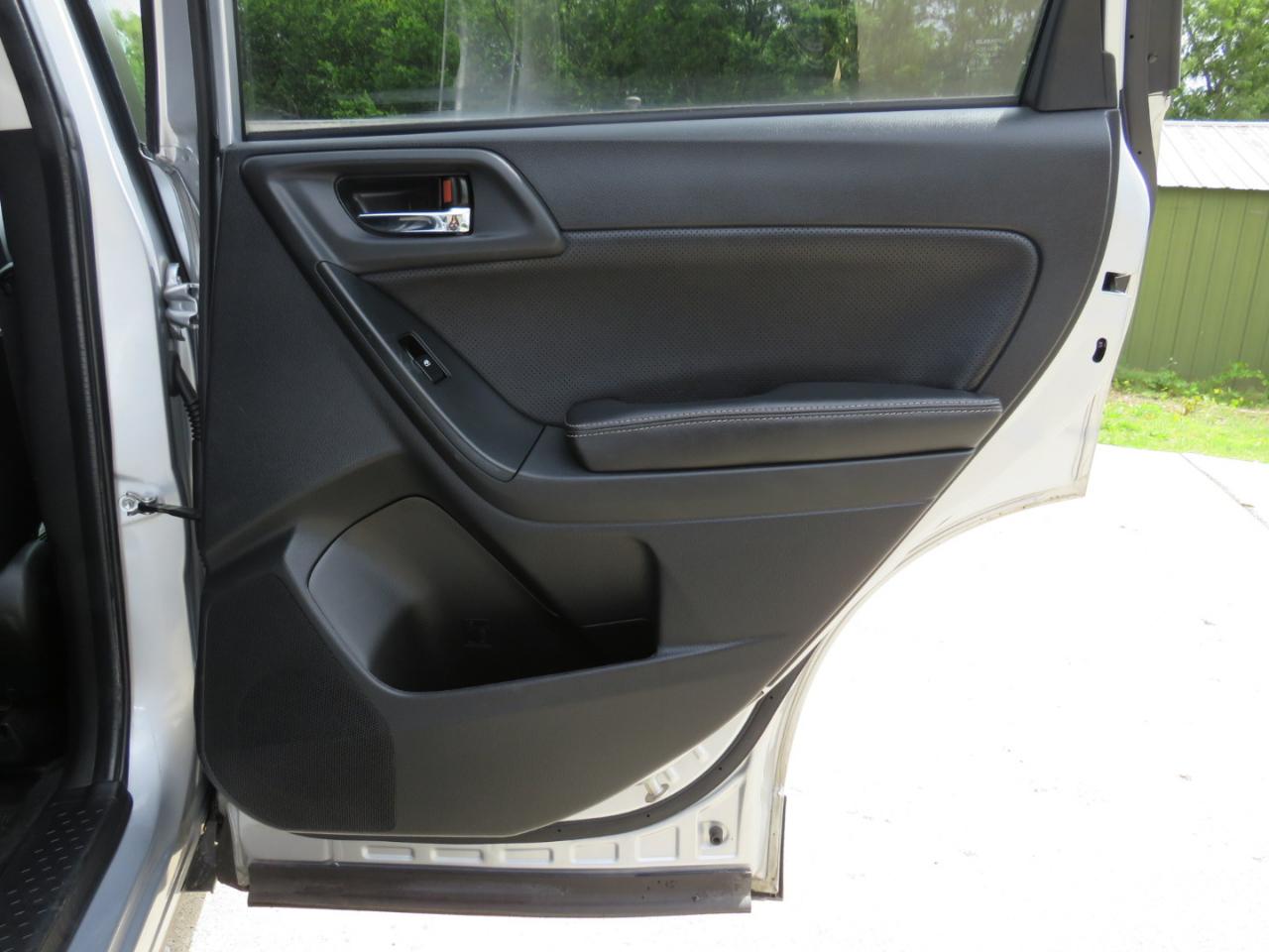 Subaru Forester 2.5i Limited 2014