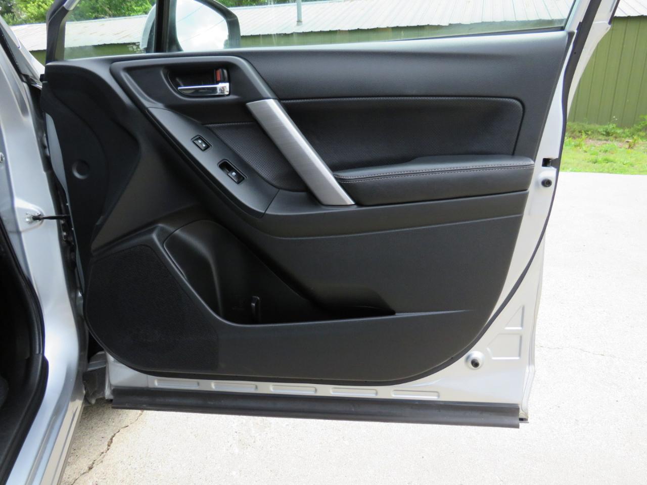 Subaru Forester 2.5i Limited 2014