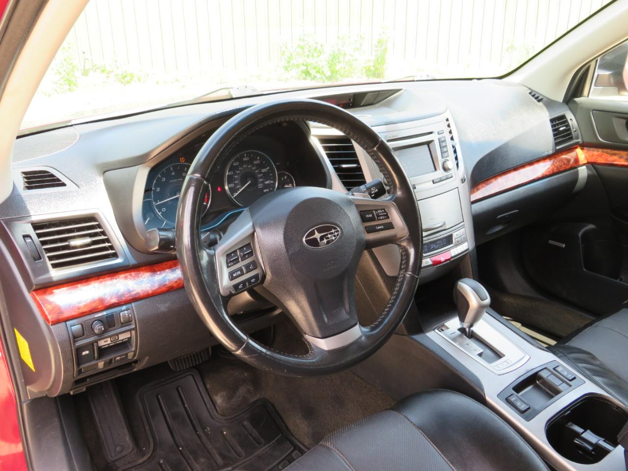 Subaru Outback 2.5i Limited 2012