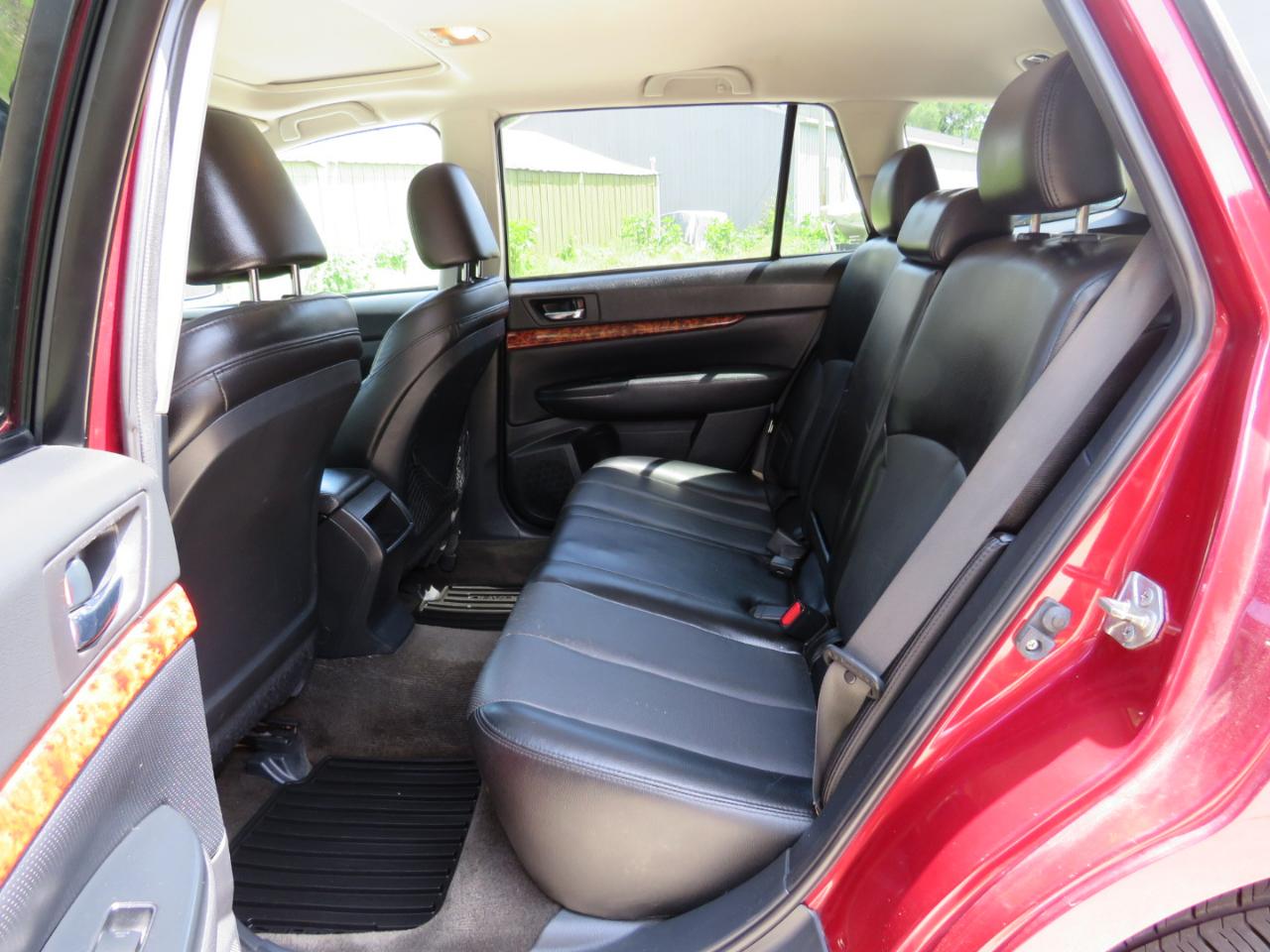 Subaru Outback 2.5i Limited 2012