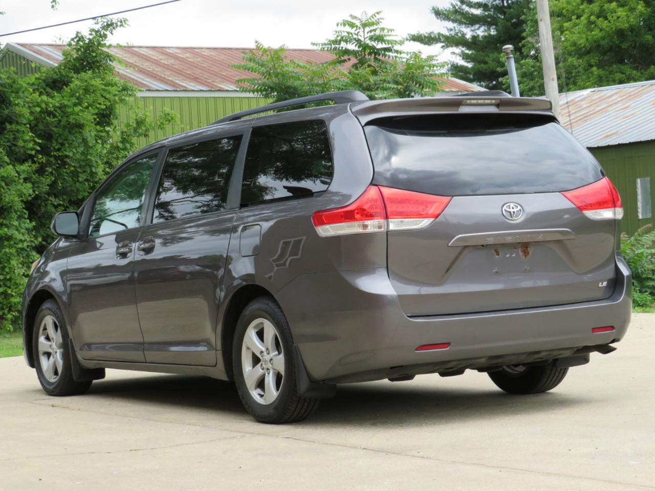 Toyota Sienna LE FWD 8-Passenger V6 2012