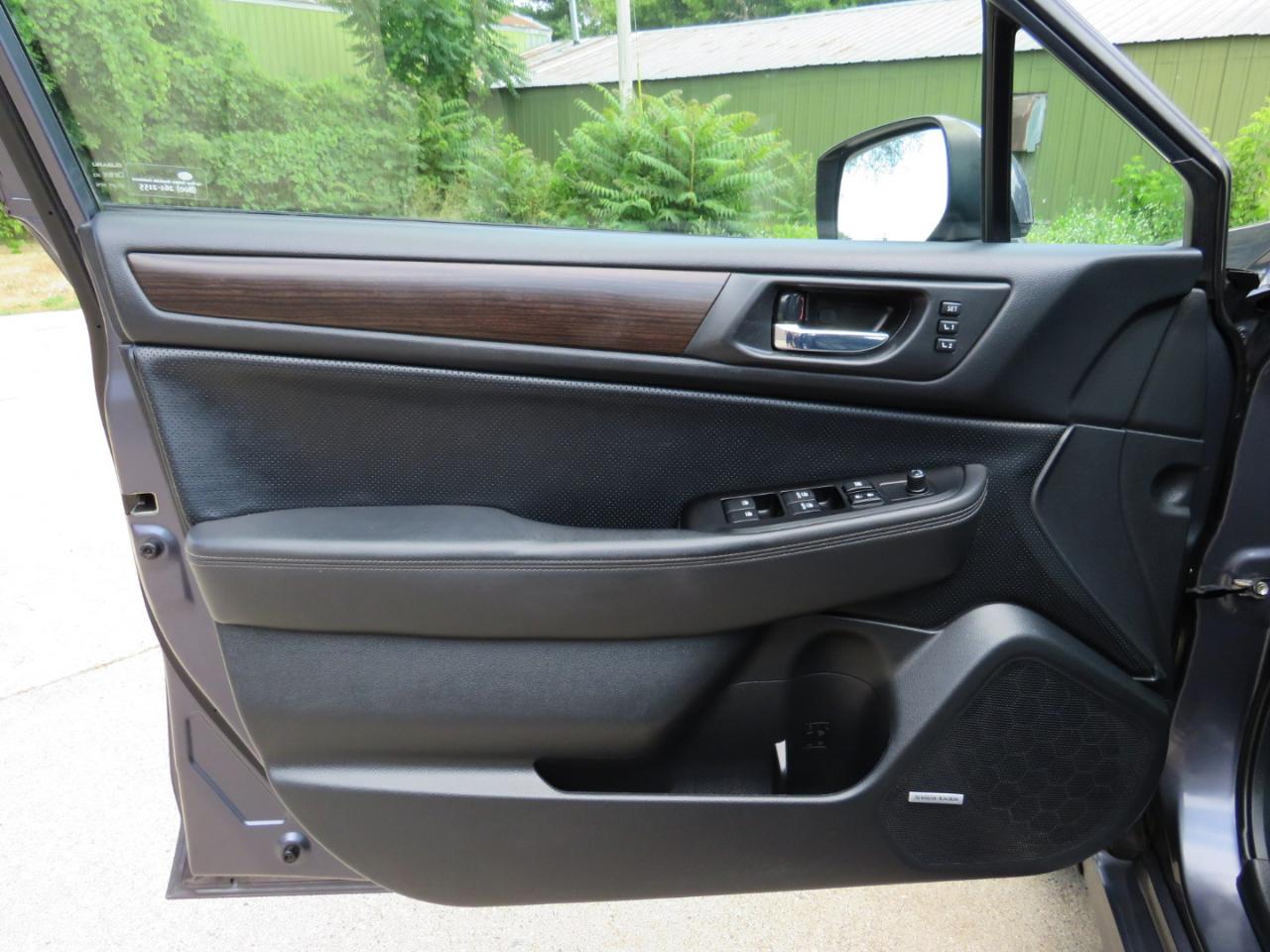 Subaru Legacy 3.6R Limited 2015