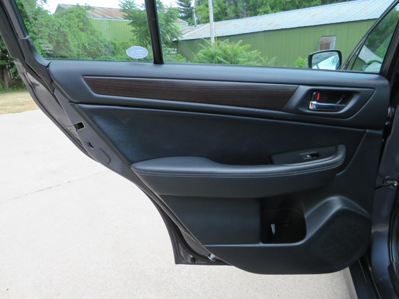 Subaru Legacy 3.6R Limited 2015