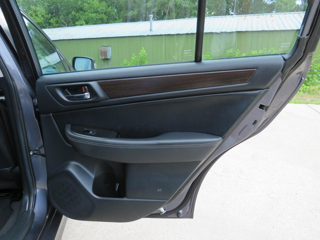 Subaru Legacy 3.6R Limited 2015