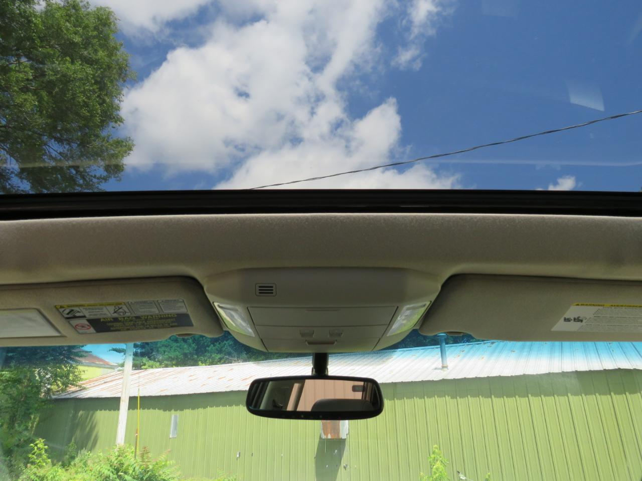 Toyota Sequoia SR5 5.7L 4WD 2016