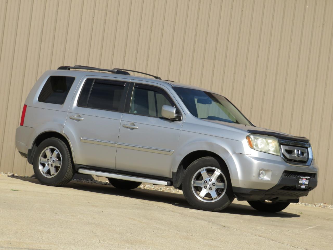 Honda Pilot Touring 4WD 5-Spd AT with DVD 2011