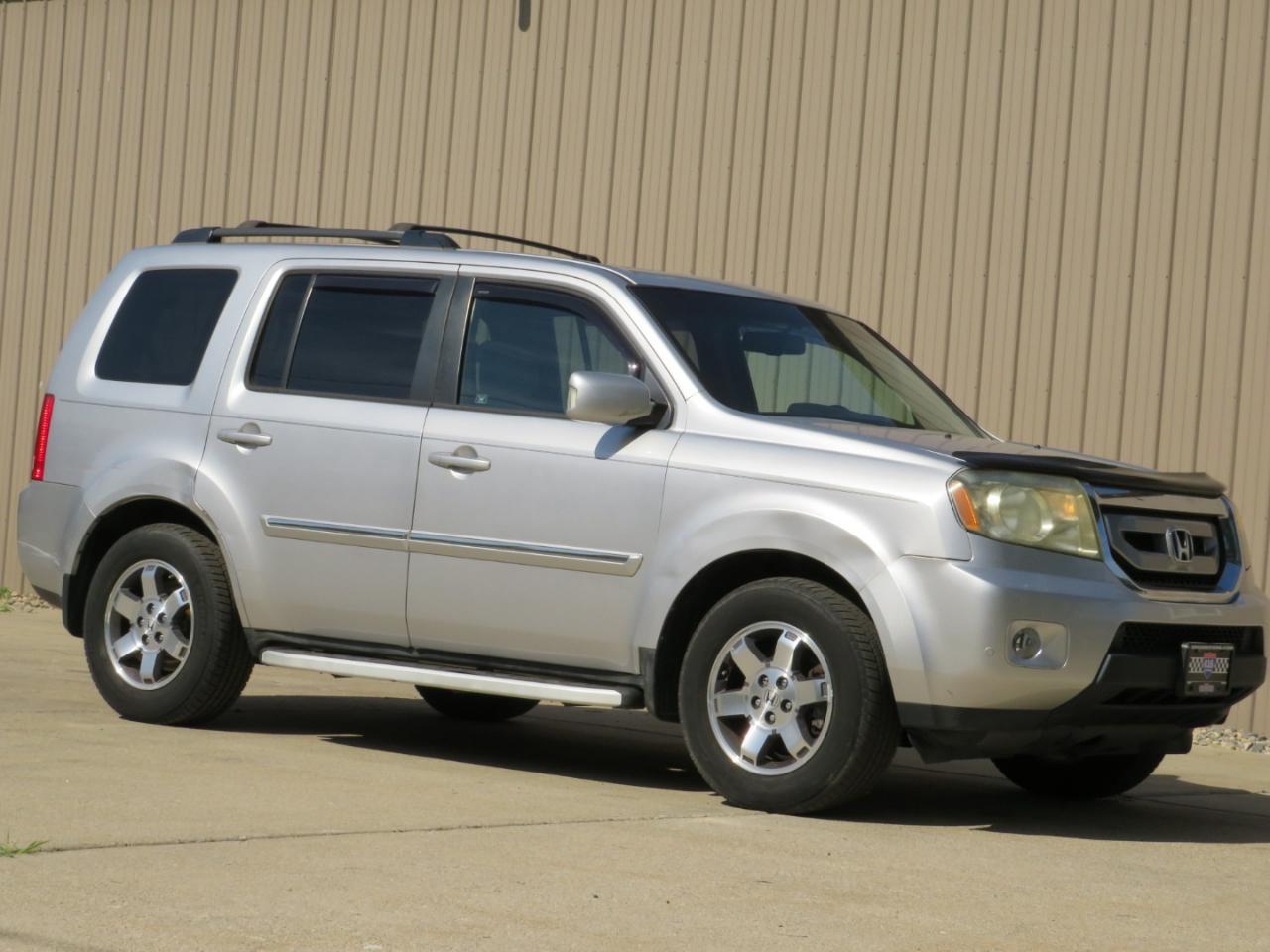 Honda Pilot Touring 4WD 5-Spd AT with DVD 2011