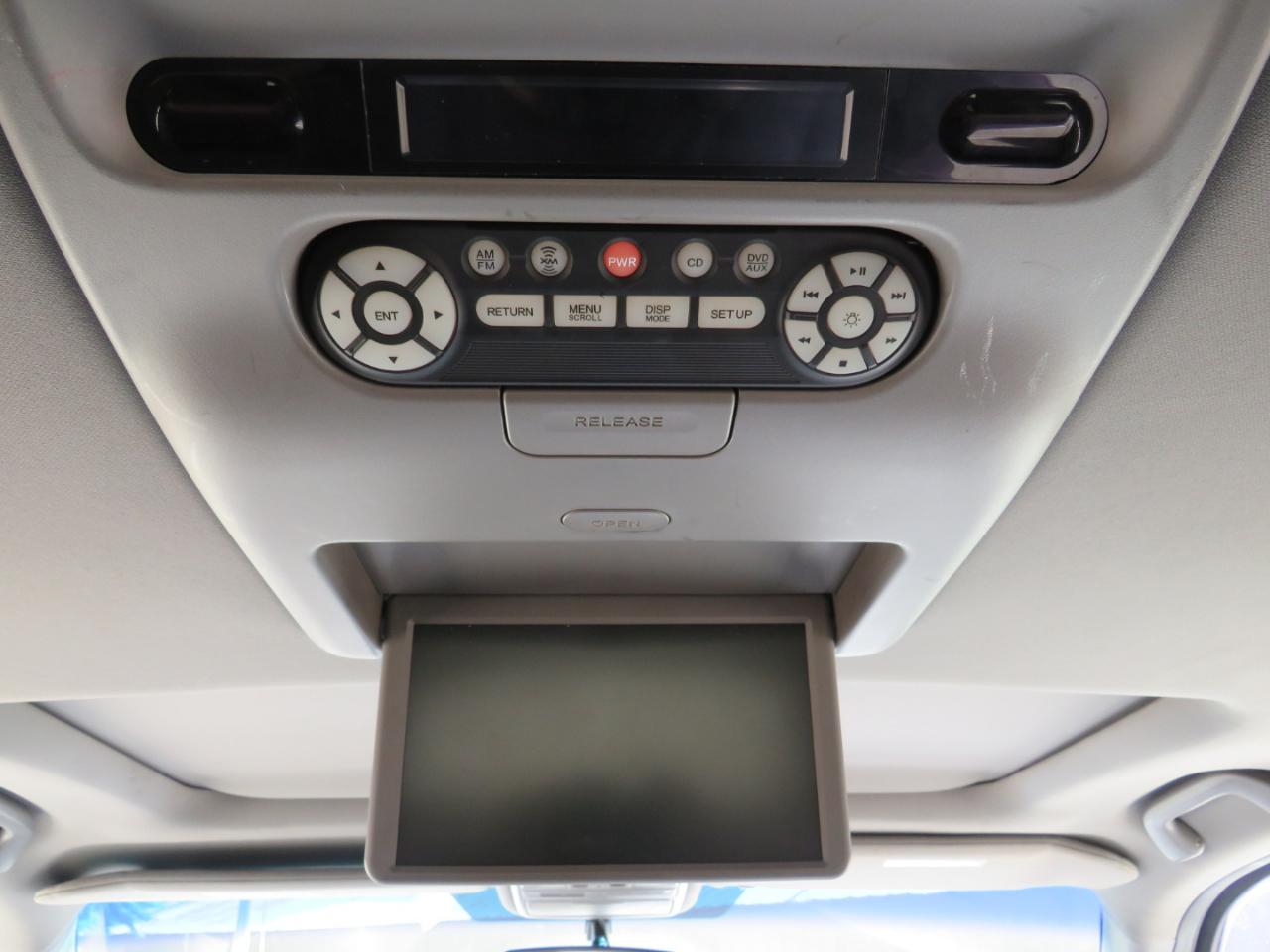 Honda Pilot Touring 4WD 5-Spd AT with DVD 2011