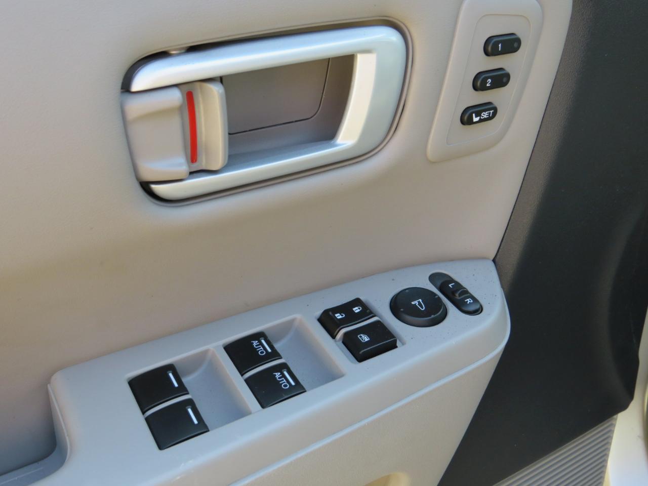 Honda Pilot Touring 4WD 5-Spd AT with DVD 2011