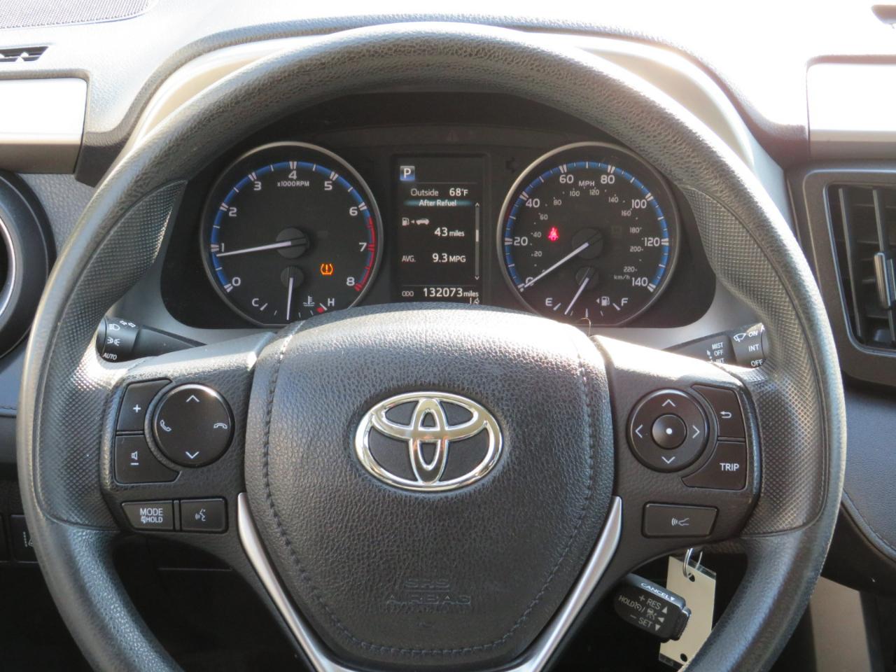 Toyota RAV4 LE FWD 2017
