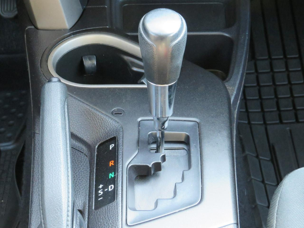 Toyota RAV4 LE FWD 2017