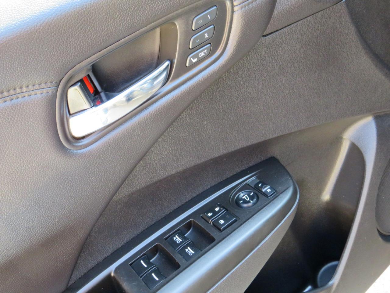Acura RDX 6-Spd AT AWD w/ Technology Package 2013
