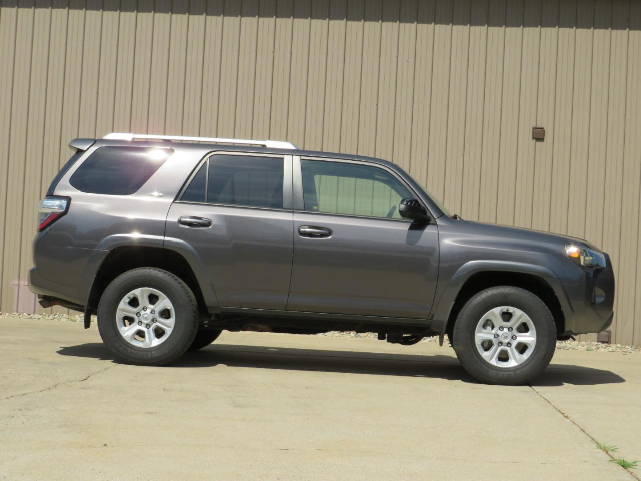 Toyota 4Runner SR5 4WD 2014