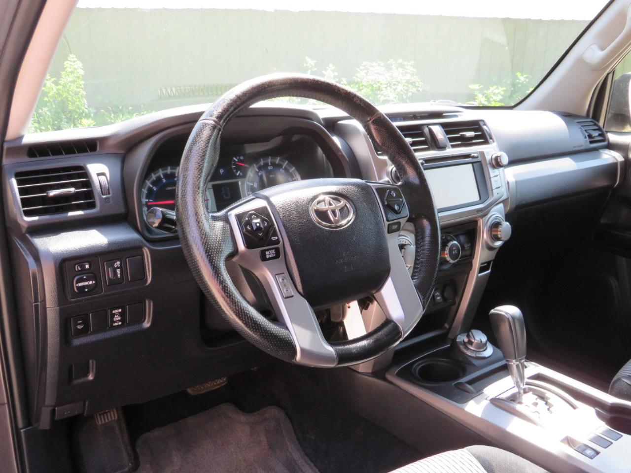 Toyota 4Runner SR5 4WD 2014