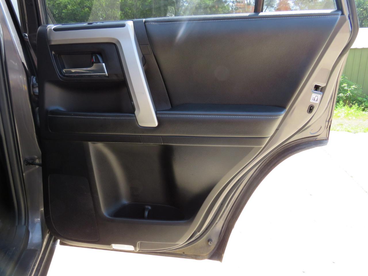 Toyota 4Runner SR5 4WD 2014