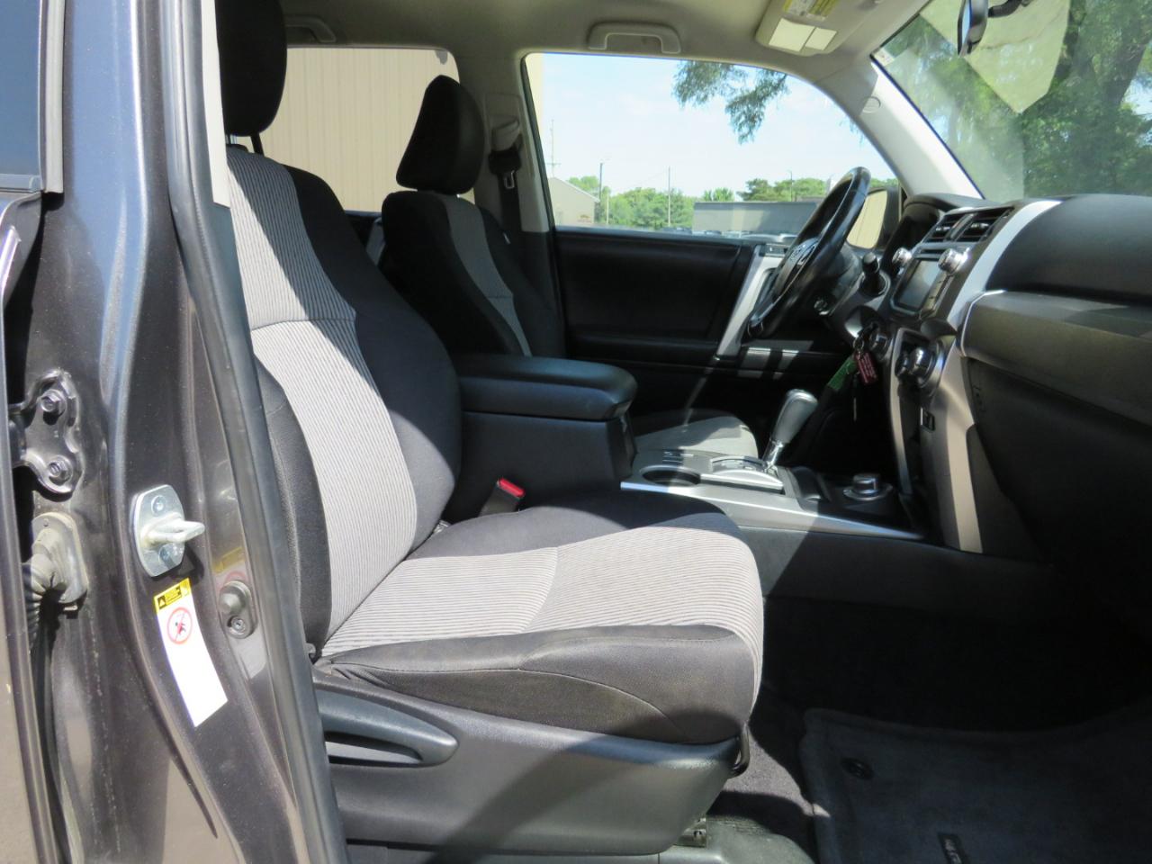 Toyota 4Runner SR5 4WD 2014