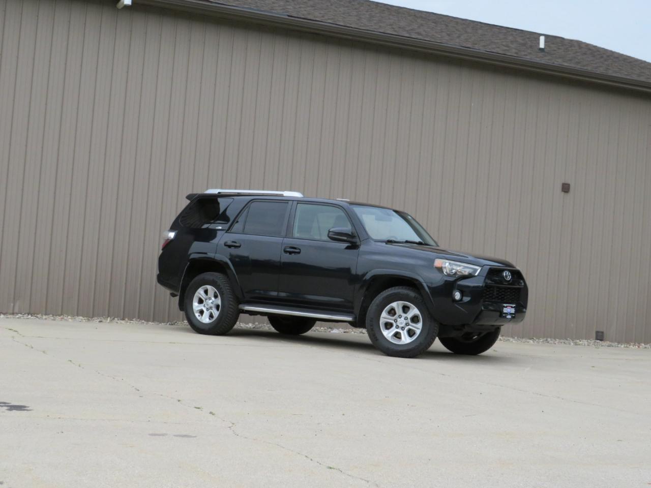 Toyota 4Runner SR5 4WD 2015