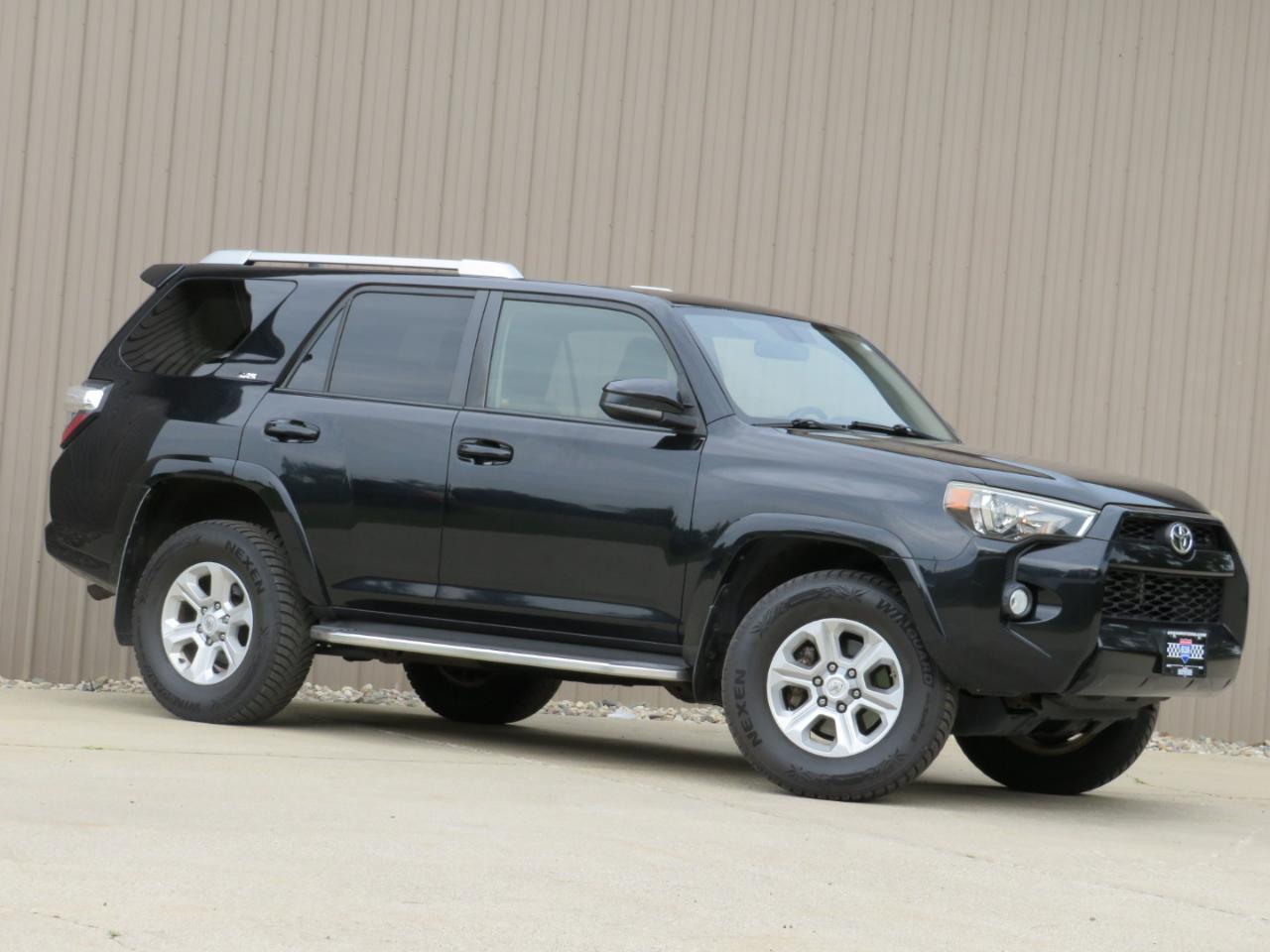 Toyota 4Runner SR5 4WD 2015