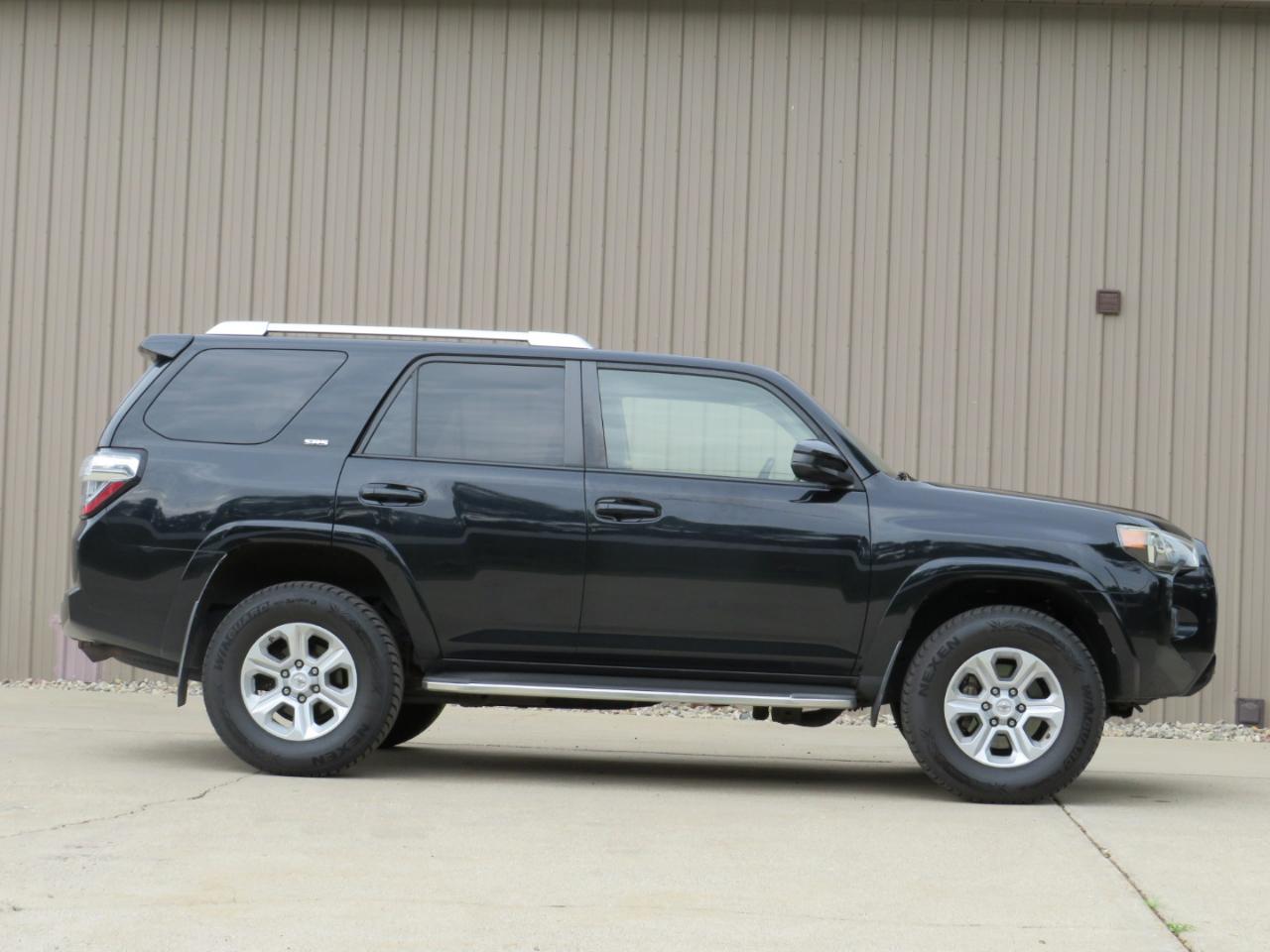 Toyota 4Runner SR5 4WD 2015