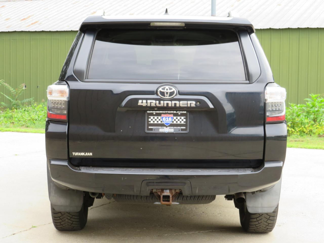Toyota 4Runner SR5 4WD 2015
