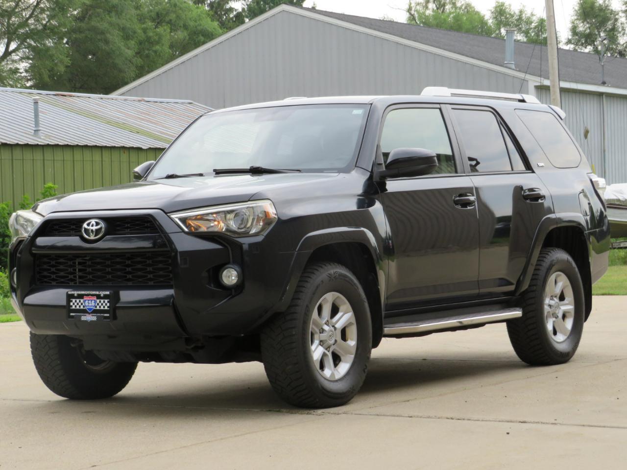 Toyota 4Runner SR5 4WD 2015