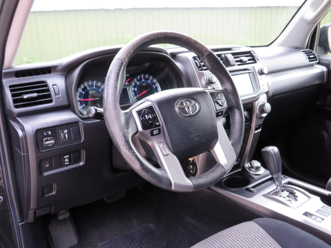 Toyota 4Runner SR5 4WD 2015