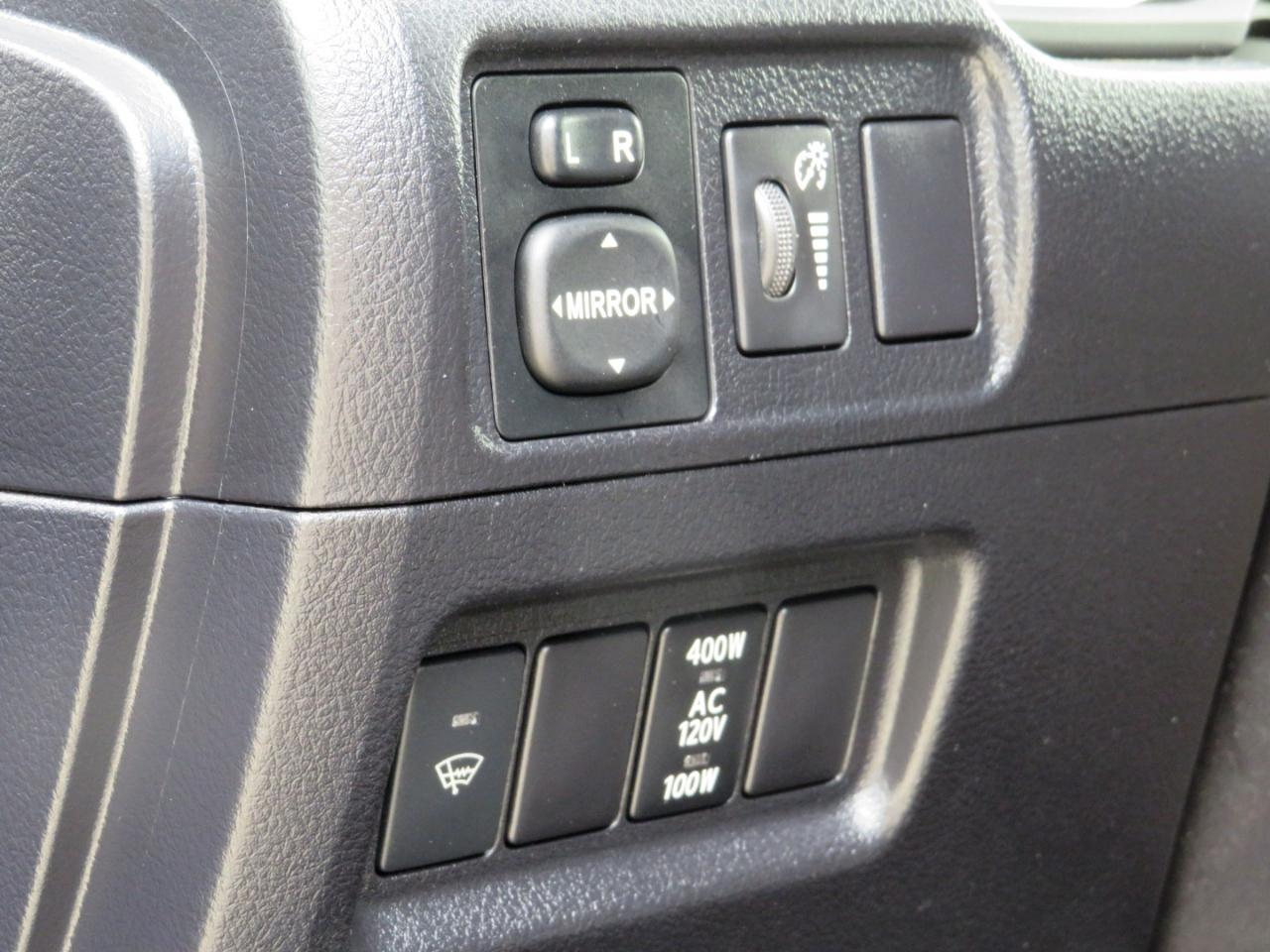 Toyota 4Runner SR5 4WD 2015