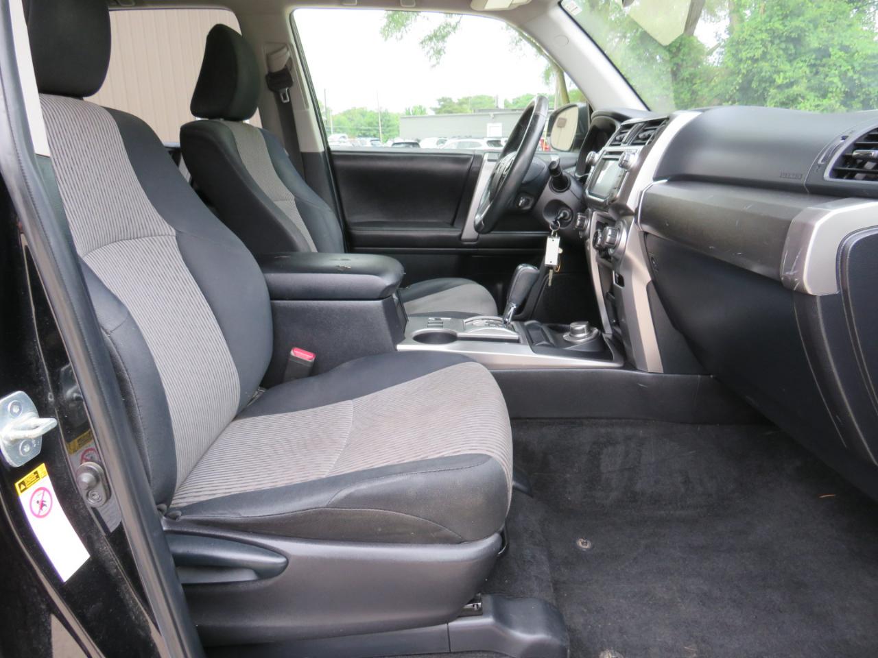 Toyota 4Runner SR5 4WD 2015