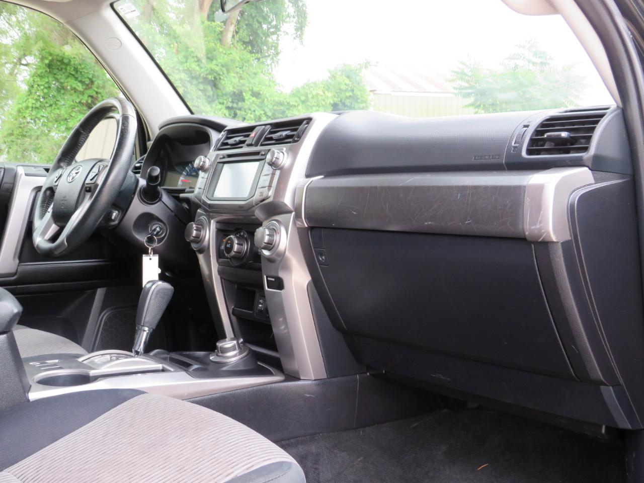 Toyota 4Runner SR5 4WD 2015