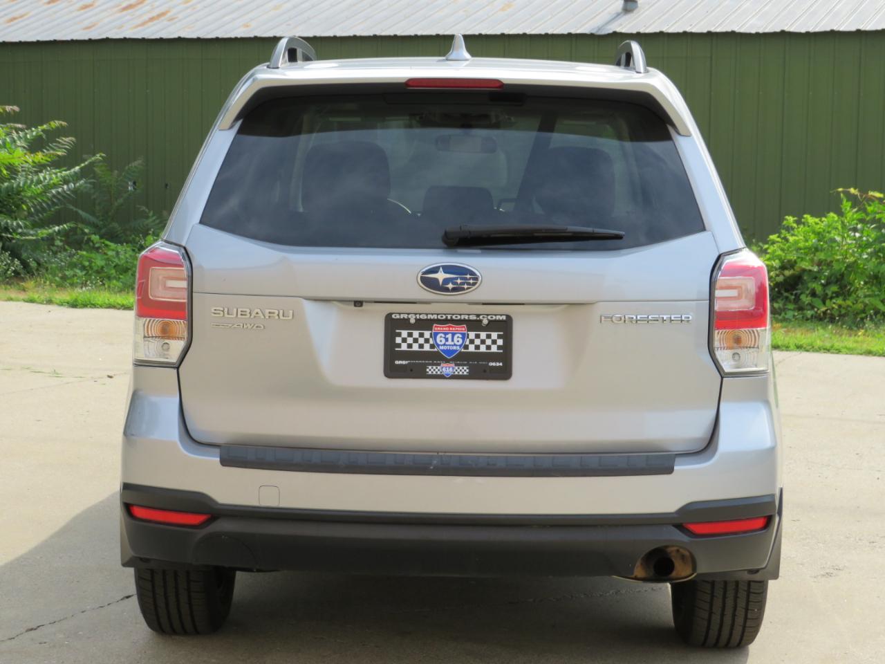 Subaru Forester 2.5i Premium PZEV CVT 2017