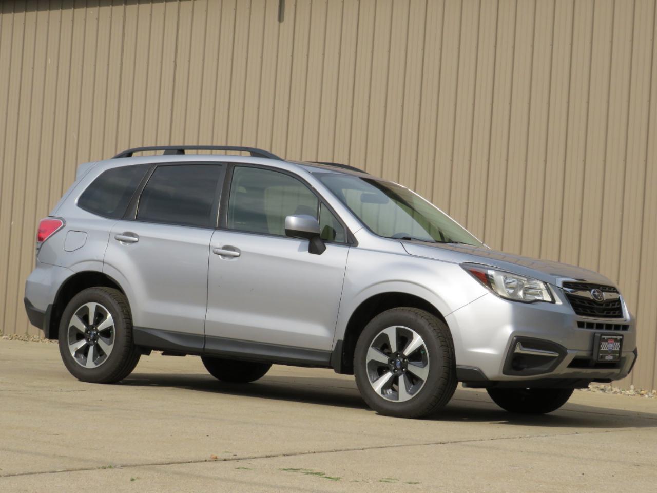 Subaru Forester 2.5i Premium PZEV CVT 2017
