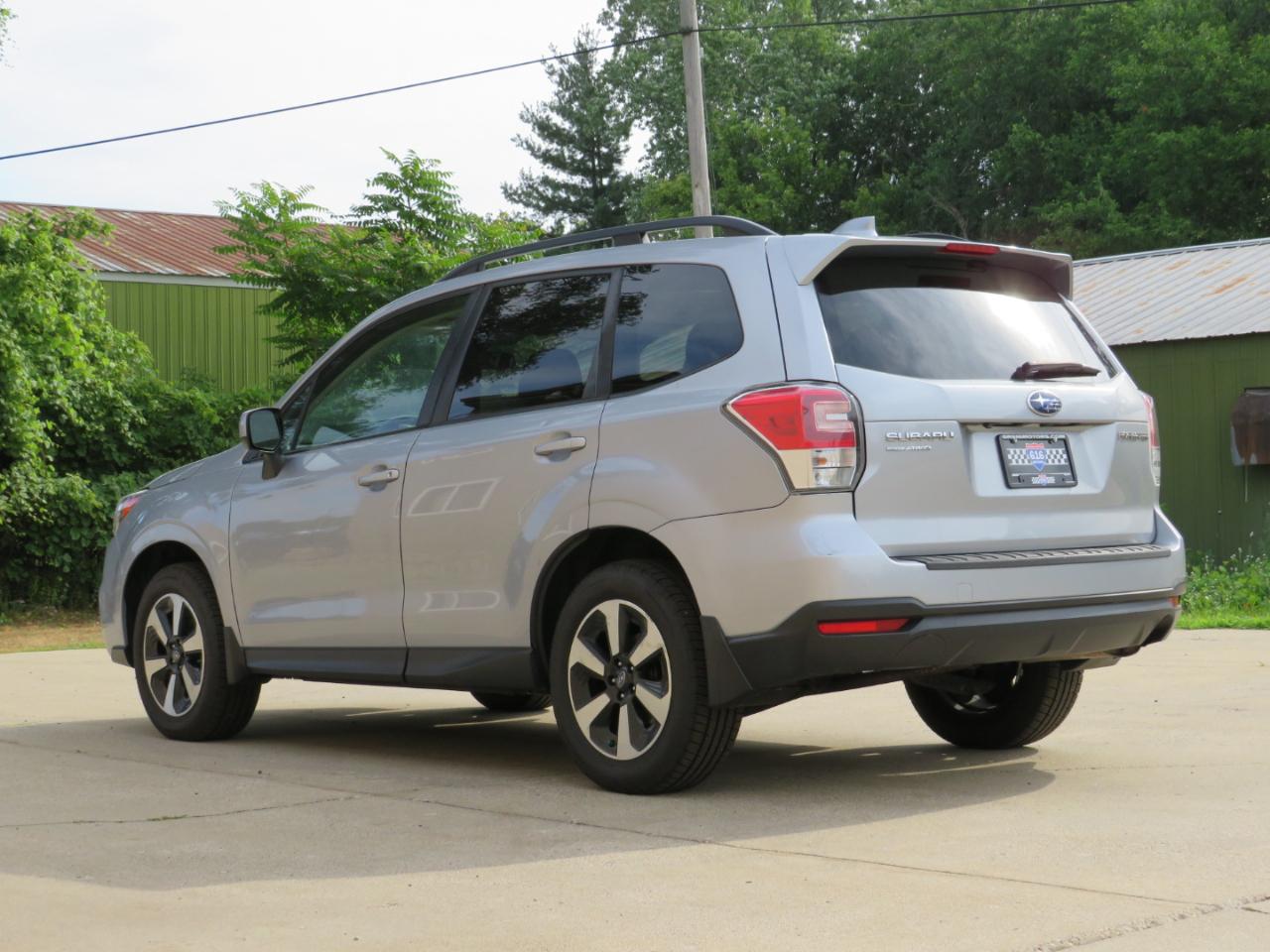 Subaru Forester 2.5i Premium PZEV CVT 2017