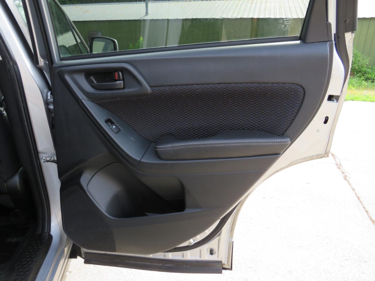 Subaru Forester 2.5i Premium PZEV CVT 2017