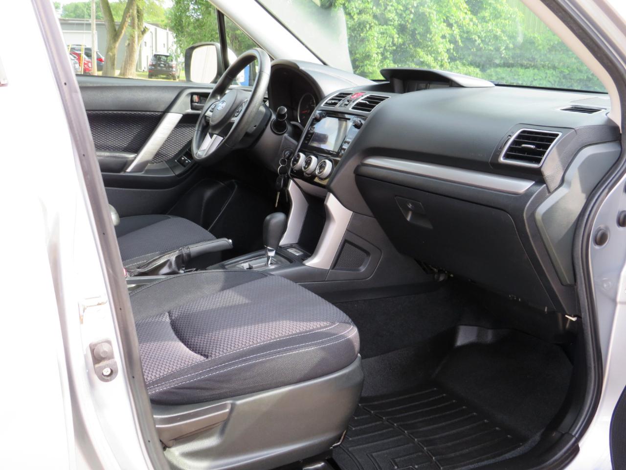 Subaru Forester 2.5i Premium PZEV CVT 2017