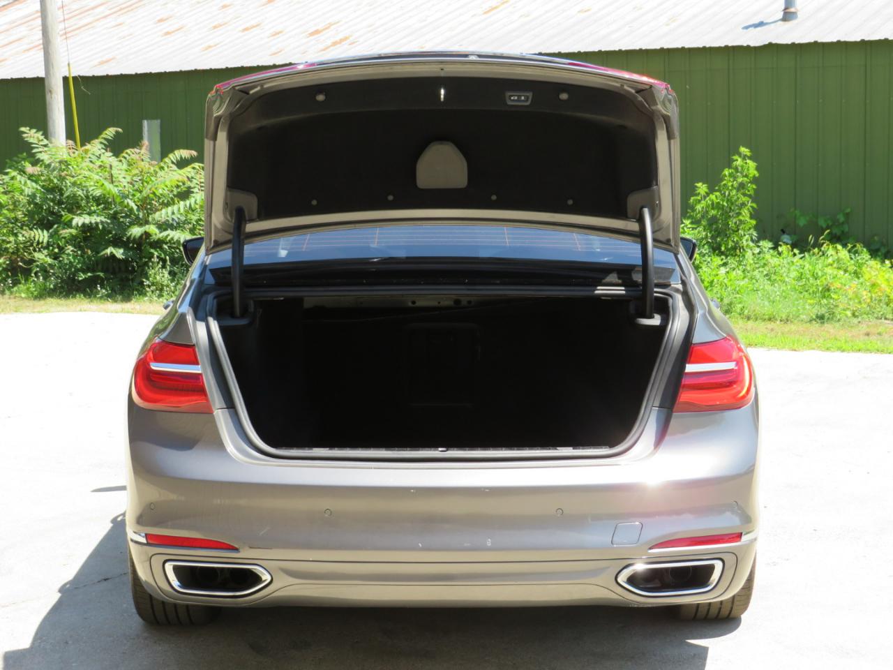 BMW 7-Series 750i xDrive 2017