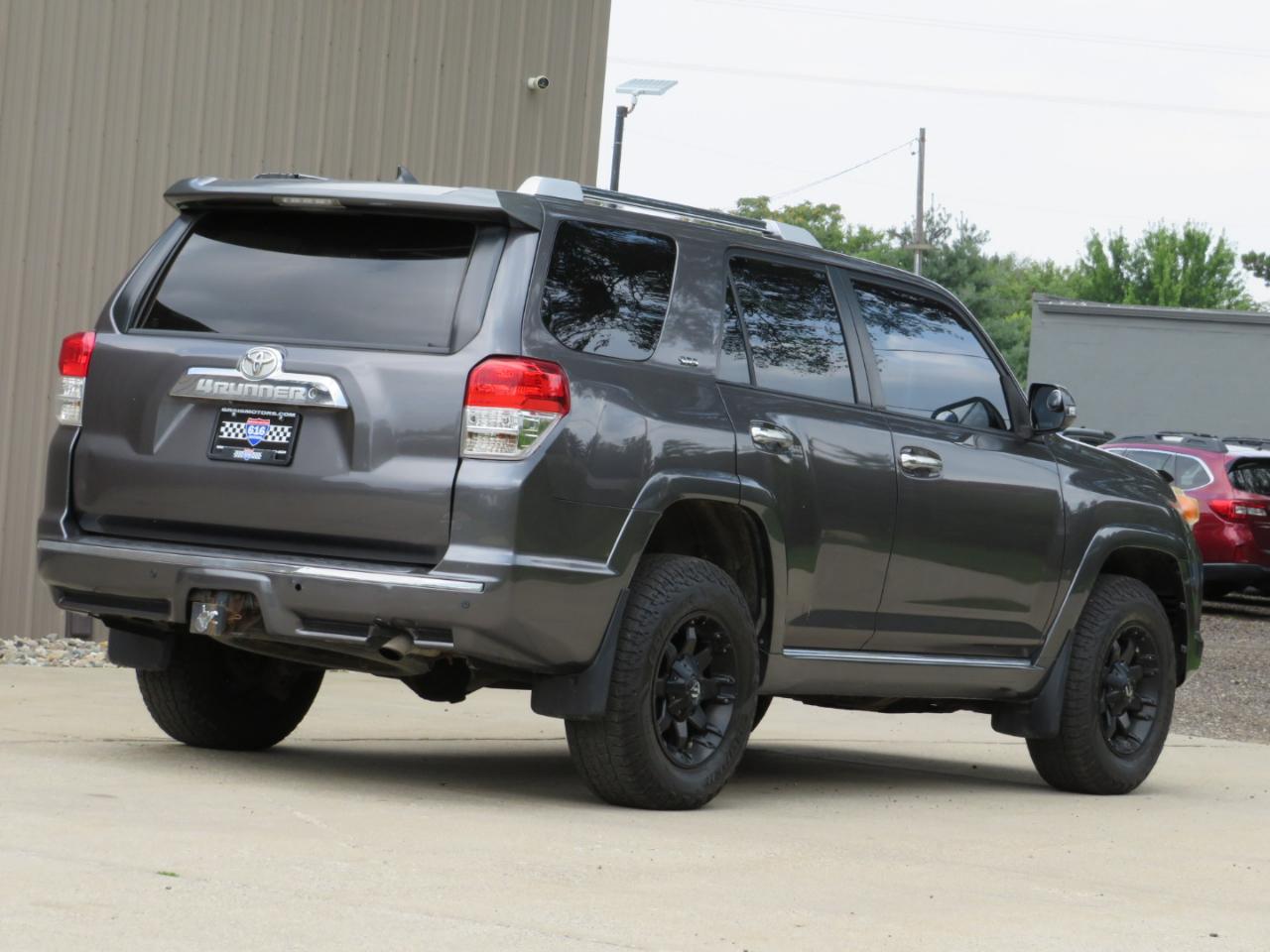 Toyota 4Runner SR5 4WD 2011