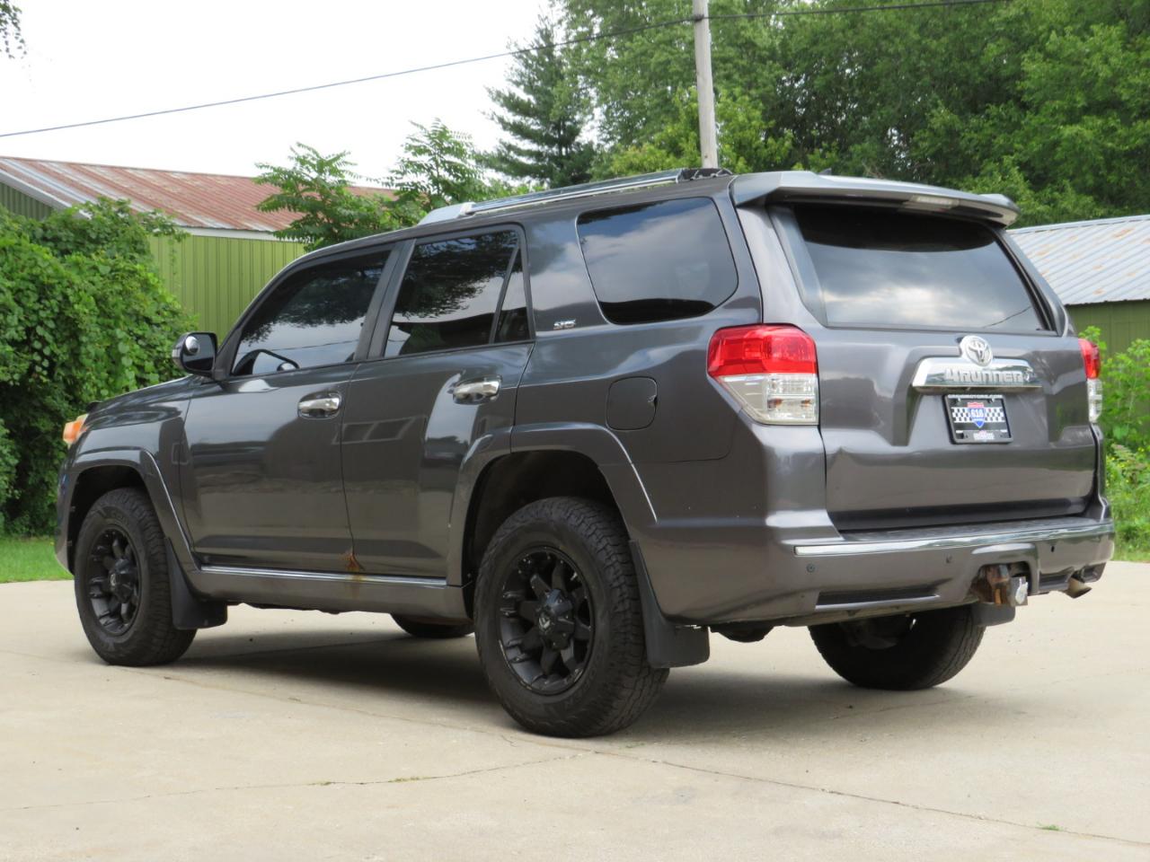 Toyota 4Runner SR5 4WD 2011